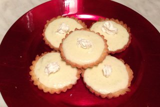 Mini tarte cu crema de pepene galben