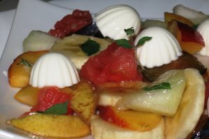 Salata de fructe cu miez de lapte