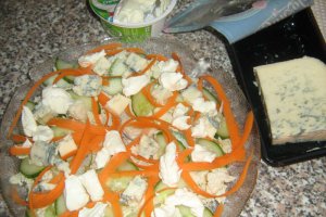 Legume cu Ceva Fin si gorgonzola picanta