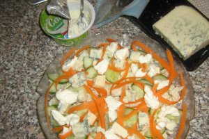 Legume cu Ceva Fin si gorgonzola picanta