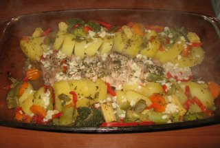 Muschiulet de porc la cuptor, cu legume si mirodenii