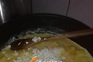 Omleta cu mamaliguta prajita