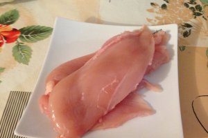 Piept de pui in sos de unt cu rosii cherry