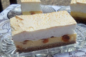 Prajitura cu branza,lemon curd si bezea