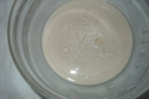 Paine din secara cu masline Kalamata, coaja de lamaie si herbes de Provence