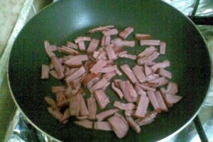 Tortellinni cu carne si sos de rosii