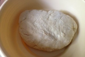 Pizza cu blat de susan