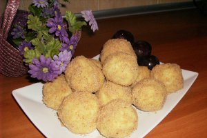 Desert galuste cu prune si gris