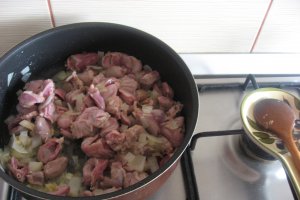 Mancare de pipote si inimi de pui