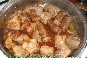 Tochitura moldoveneasca
