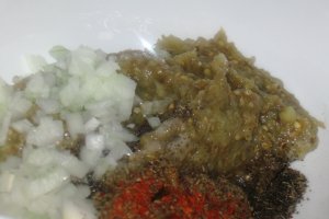 Salata de vinete cu ceapa si usturoi