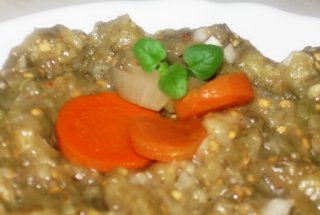 Salata de vinete cu ceapa si usturoi