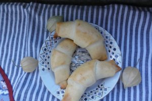Cornuri cu dulceata de capsuni sau magiun