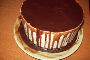 Tort cu mousse de piersici