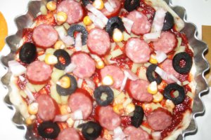 Pizza cu cabanos