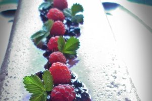 Desert de gris cu lapte si fructe de padure