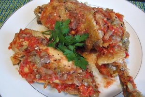 Friptura de pui cu sos de ceapa caramelizata