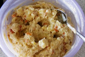 Salata de cartofi cu legume coapte 