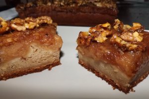 Prajitura cu mere si caramel cu nuci