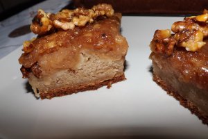 Prajitura cu mere si caramel cu nuci