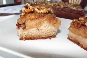 Prajitura cu mere si caramel cu nuci
