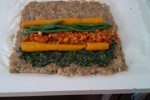 Rulada de carne tocata cu legume