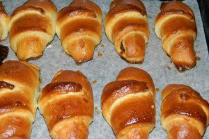 Cornuri din aluat dospit cu branza dulce a la Gaby