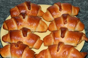 Cornuri din aluat dospit cu branza dulce a la Gaby