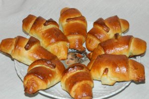 Cornuri din aluat dospit cu branza dulce a la Gaby