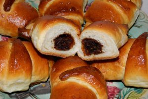 Cornuri din aluat dospit cu branza dulce a la Gaby