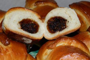 Cornuri din aluat dospit cu branza dulce a la Gaby