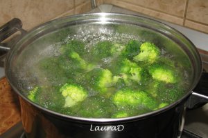 Gnocchi cu broccoli si branza albastra