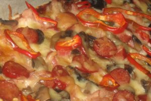 Pizza cu pui