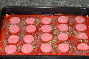 Pizza cu carnati