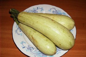 Dovlecei cu carne tocata