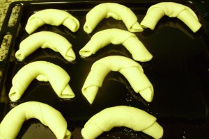 Cornuri  cu mac si banane