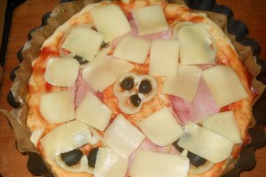 Pizza cu muschi file si masline