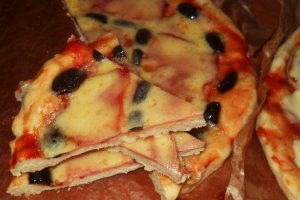 Pizza cu muschi file si masline