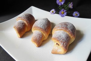 Cornuri pufoase cu magiun