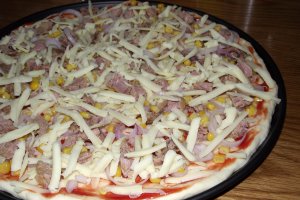 Pizza cu ton