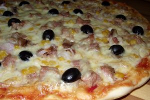 Pizza cu ton