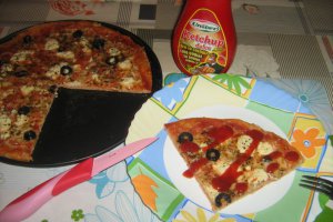 Pizza cu praz si branza de burduf