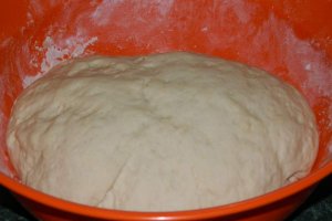 Aluat clasic de pizza reteta pentru blat perfect