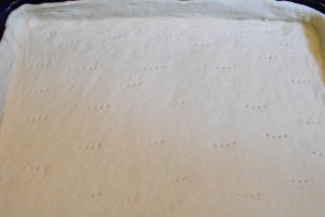 Pizza cu oua de prepelita