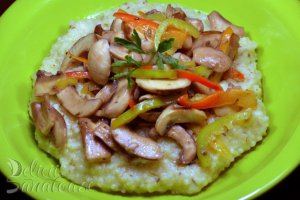 Pilaf de mei cu ciuperci marinate