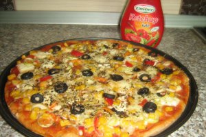 Pizza cu porumb si praz