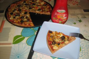 Pizza cu porumb si praz