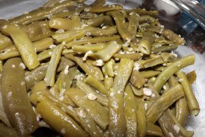 Fasole pastai cu usturoi si unt
