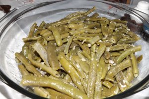 Fasole pastai cu usturoi si unt