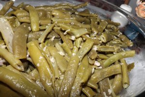 Fasole pastai cu usturoi si unt